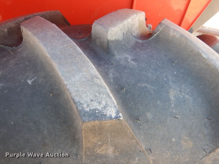 image for item JD9599 2019 Kubota L3301DT  MFWD tractor