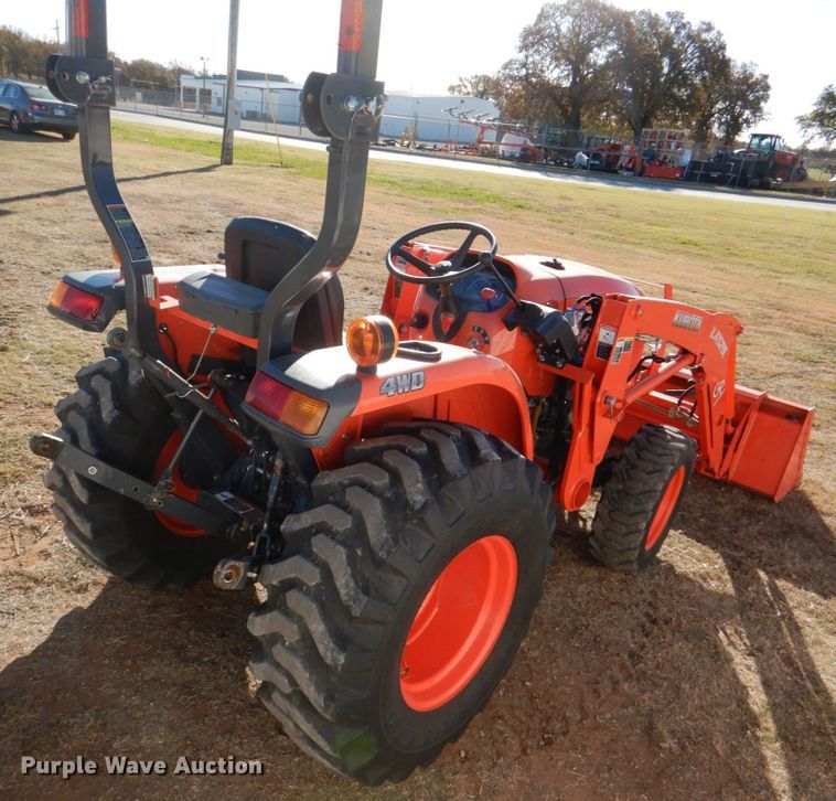 image for item JD9601 2019 Kubota L3301DT  MFWD tractor
