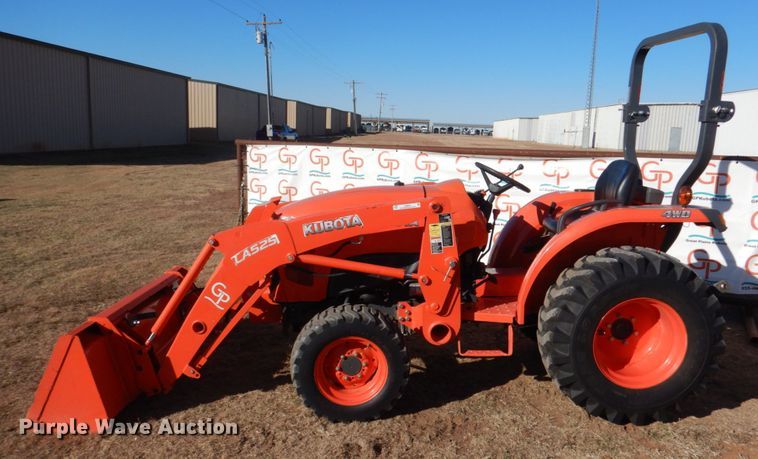 image for item JD9601 2019 Kubota L3301DT  MFWD tractor