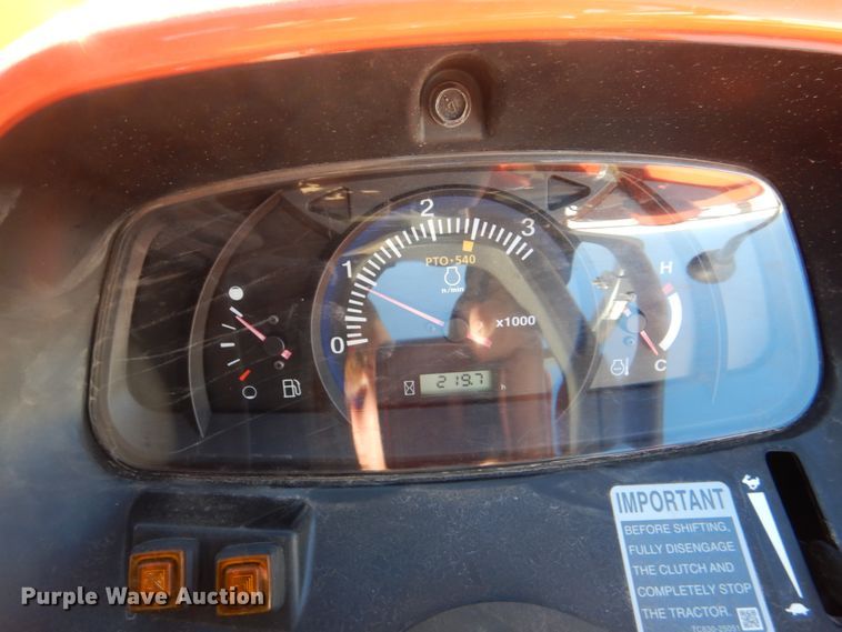 image for item JD9601 2019 Kubota L3301DT  MFWD tractor