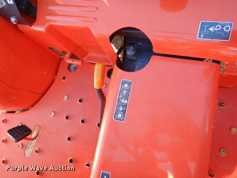 image for item JD9601 2019 Kubota L3301DT  MFWD tractor