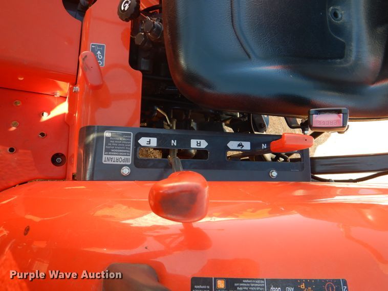 image for item JD9601 2019 Kubota L3301DT  MFWD tractor