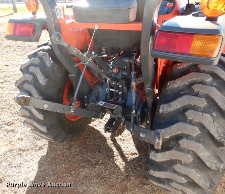 image for item JD9601 2019 Kubota L3301DT  MFWD tractor