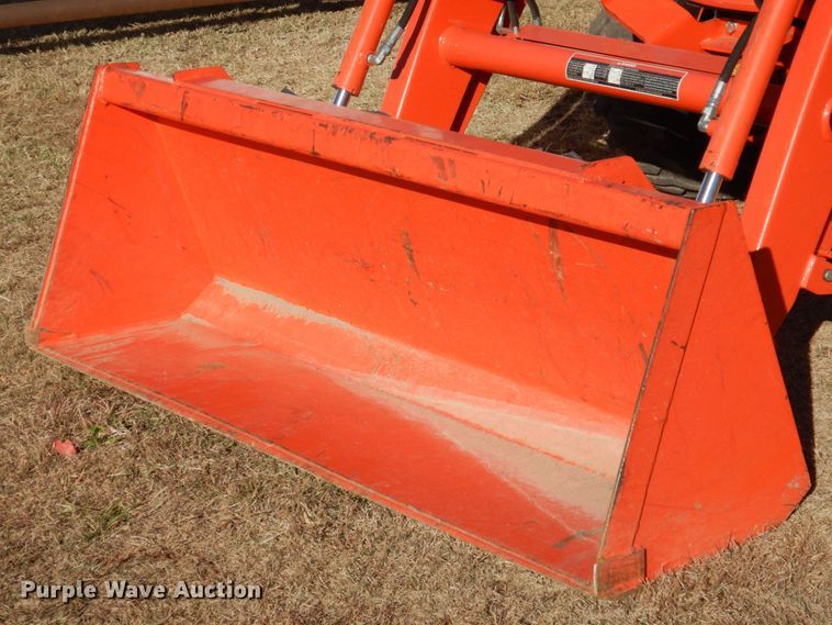 image for item JD9601 2019 Kubota L3301DT  MFWD tractor