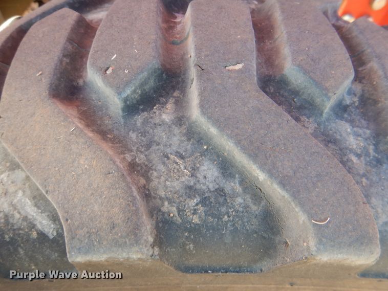 image for item JD9601 2019 Kubota L3301DT  MFWD tractor