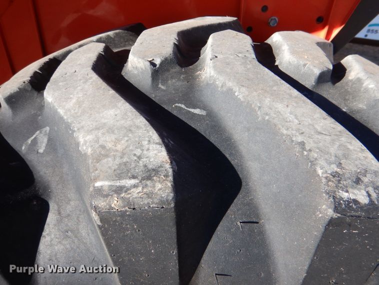 image for item JD9601 2019 Kubota L3301DT  MFWD tractor