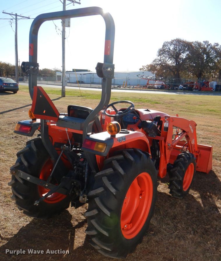 image for item JD9602 2019 Kubota L3301DT  MFWD tractor