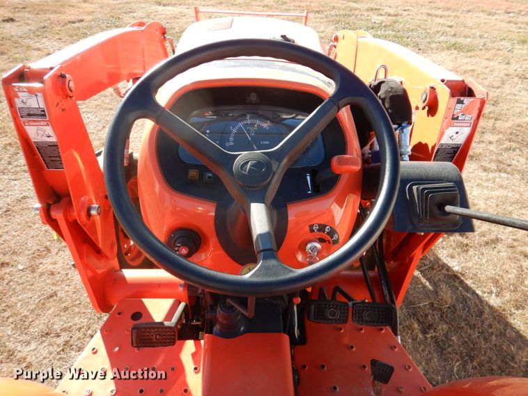 image for item JD9602 2019 Kubota L3301DT  MFWD tractor