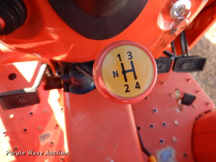 image for item JD9602 2019 Kubota L3301DT  MFWD tractor