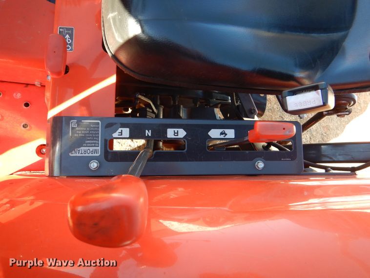 image for item JD9602 2019 Kubota L3301DT  MFWD tractor