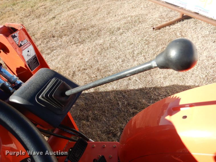 image for item JD9602 2019 Kubota L3301DT  MFWD tractor