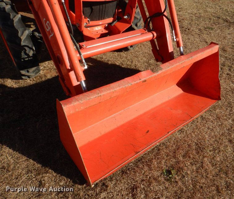 image for item JD9602 2019 Kubota L3301DT  MFWD tractor