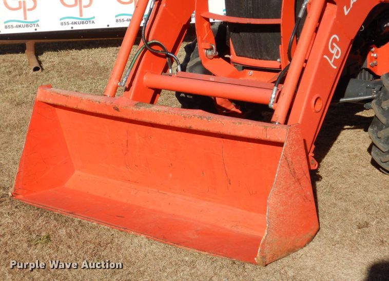 image for item JD9602 2019 Kubota L3301DT  MFWD tractor