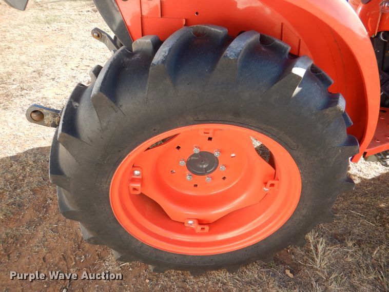 image for item JD9602 2019 Kubota L3301DT  MFWD tractor