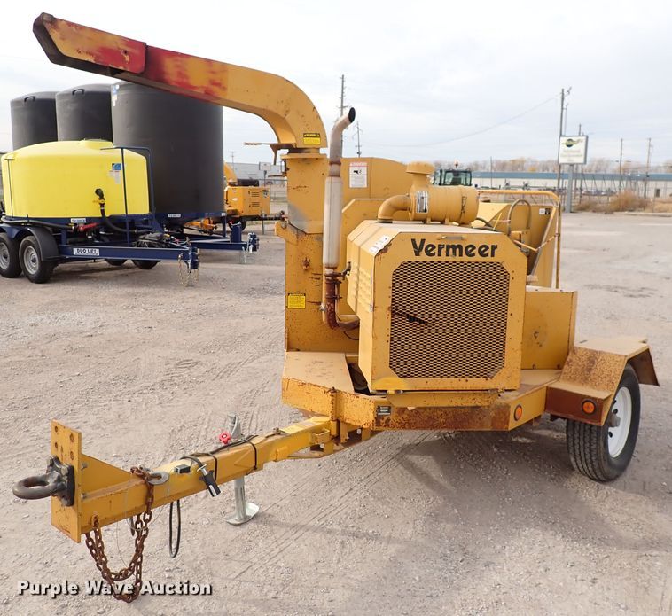 image for item DC4156 1989 Vermeer BC1250  wood chipper