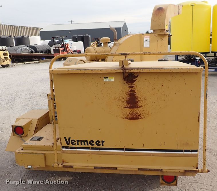 image for item DC4156 1989 Vermeer BC1250  wood chipper