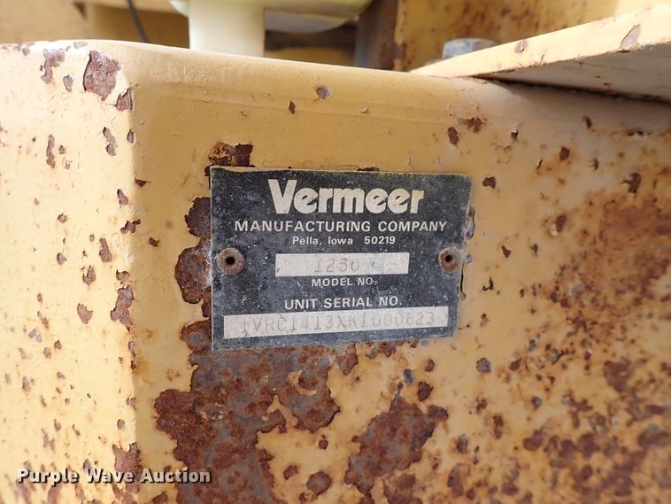image for item DC4156 1989 Vermeer BC1250  wood chipper