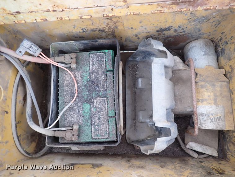 image for item DC4156 1989 Vermeer BC1250  wood chipper