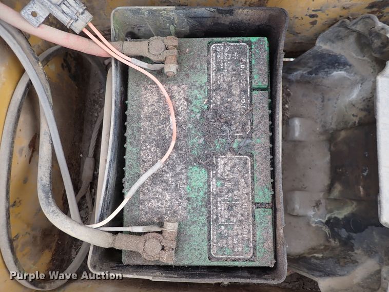 image for item DC4156 1989 Vermeer BC1250  wood chipper