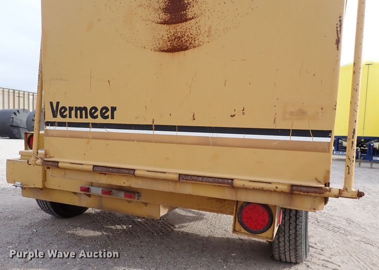 image for item DC4156 1989 Vermeer BC1250  wood chipper