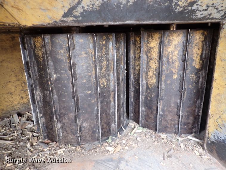 image for item DC4156 1989 Vermeer BC1250  wood chipper