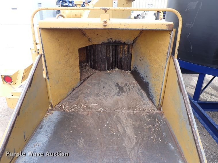image for item DC4156 1989 Vermeer BC1250  wood chipper