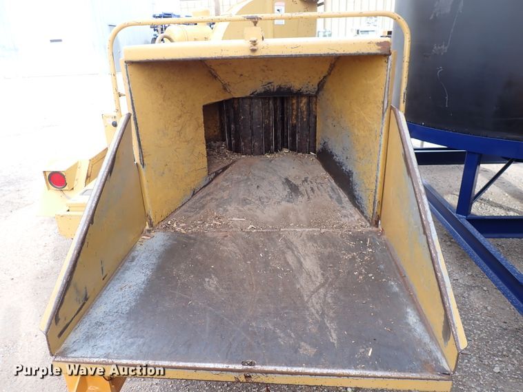 image for item DC4156 1989 Vermeer BC1250  wood chipper