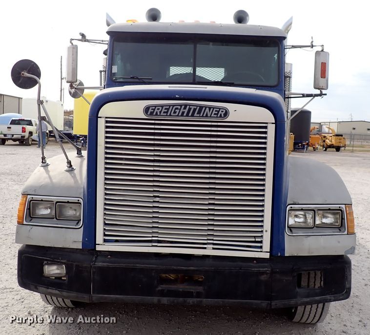 image for item DC4157 1990 Freightliner  flatbed truck