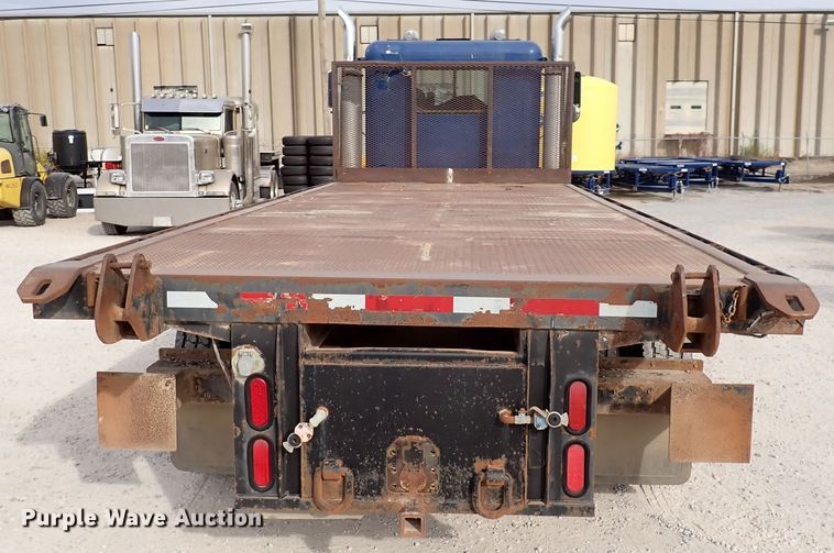 image for item DC4157 1990 Freightliner  flatbed truck