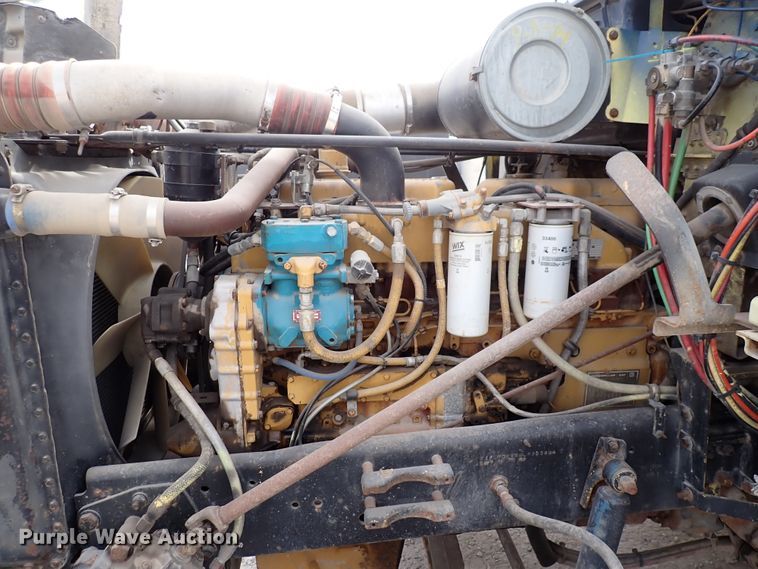 image for item DC4157 1990 Freightliner  flatbed truck