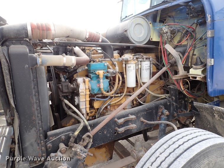 image for item DC4157 1990 Freightliner  flatbed truck