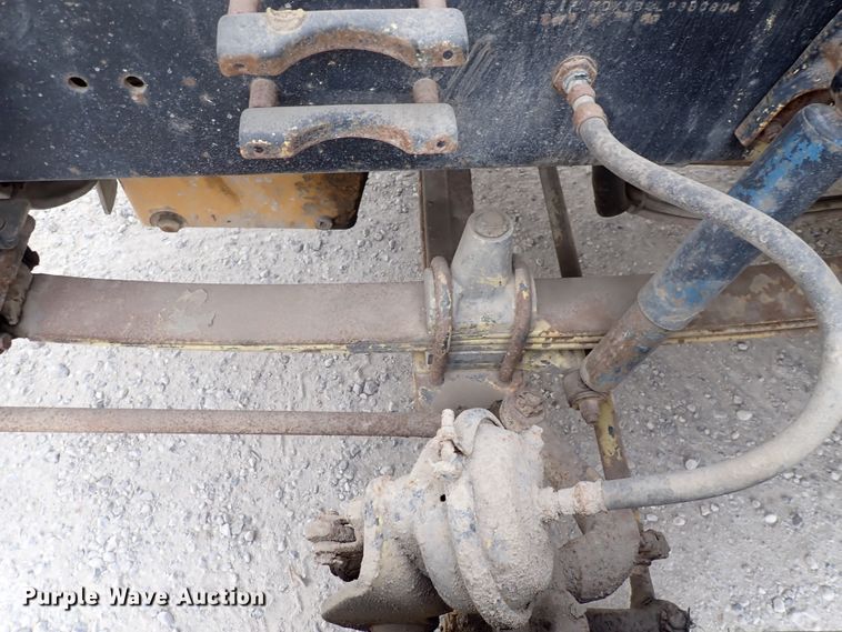 image for item DC4157 1990 Freightliner  flatbed truck