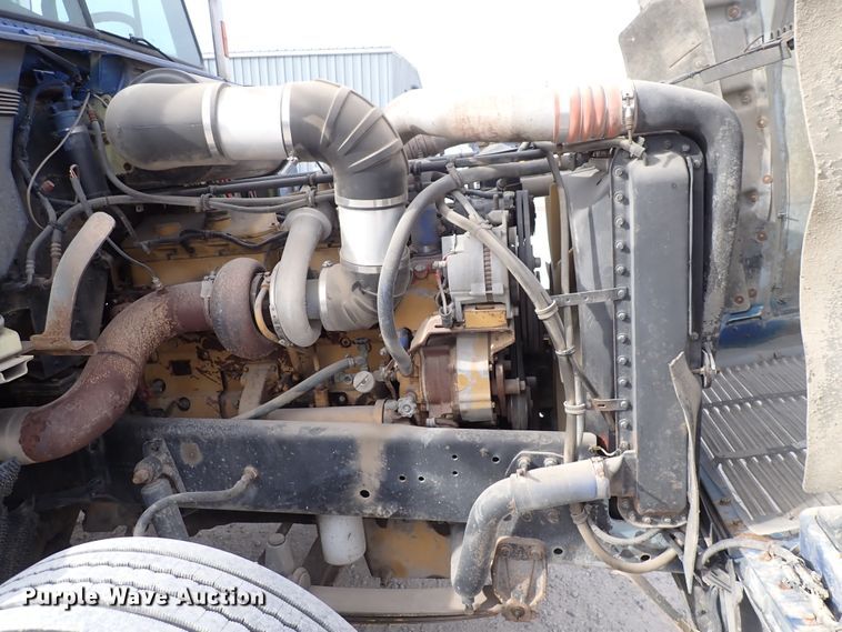 image for item DC4157 1990 Freightliner  flatbed truck