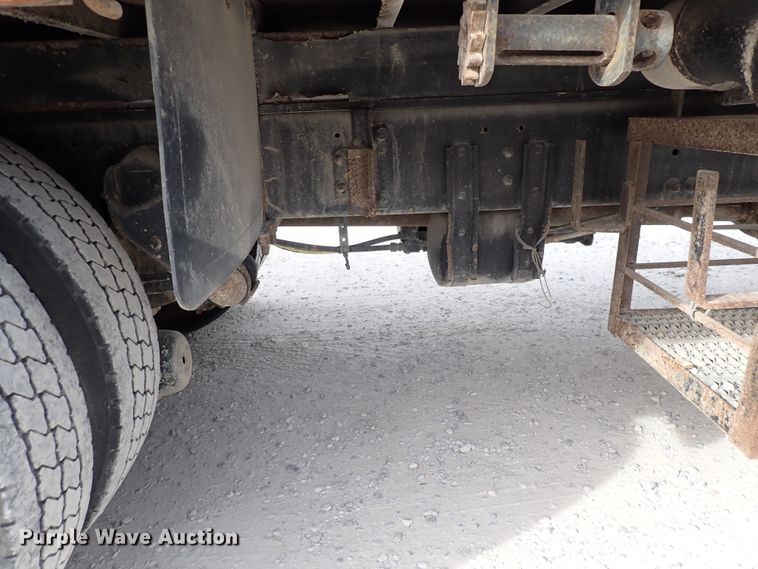 image for item DC4157 1990 Freightliner  flatbed truck