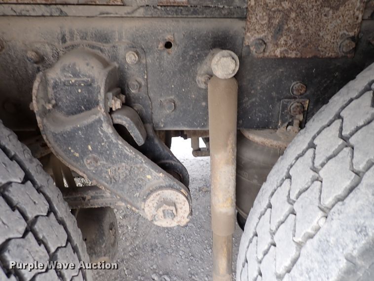 image for item DC4157 1990 Freightliner  flatbed truck