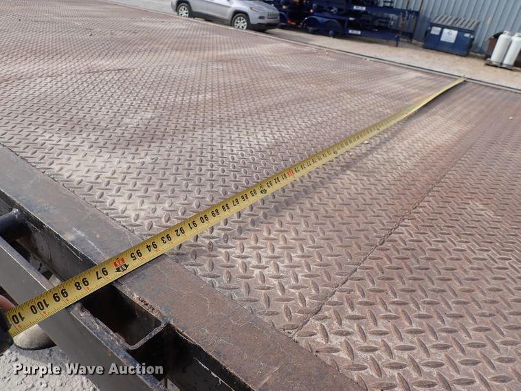 image for item DC4157 1990 Freightliner  flatbed truck