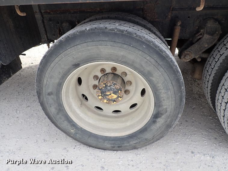 image for item DC4157 1990 Freightliner  flatbed truck