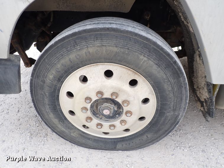 image for item DC4157 1990 Freightliner  flatbed truck