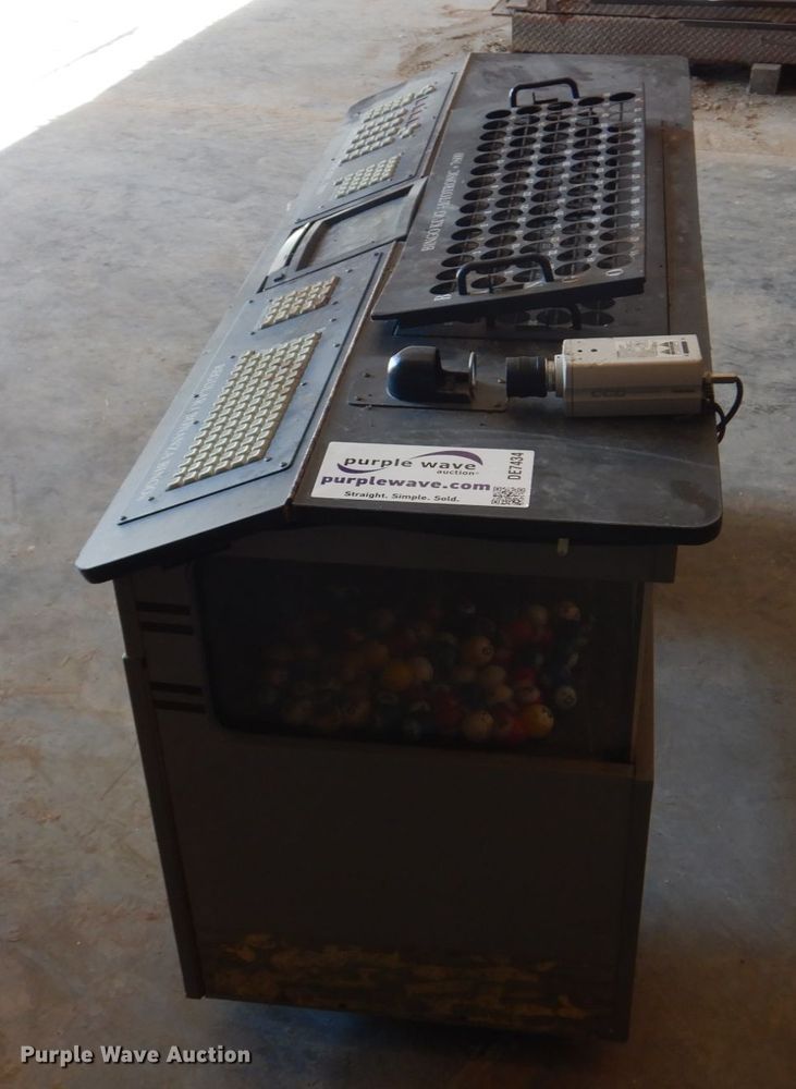 Bingo King Autotronic 7600 bingo machine in Wellsville, MO Item