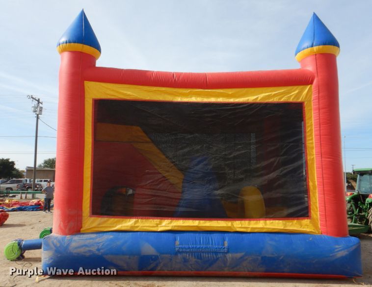 image for item DH7319 Bounce house