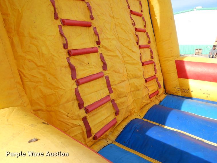 image for item DH7321 Obstacle course bounce house