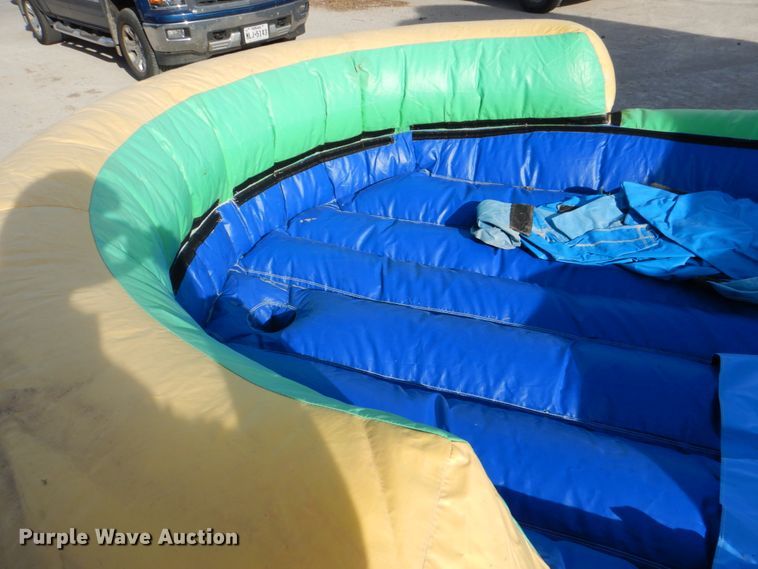 image for item DH7322 Slide bounce house