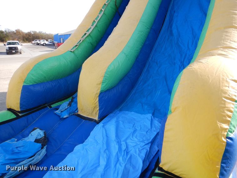 image for item DH7322 Slide bounce house