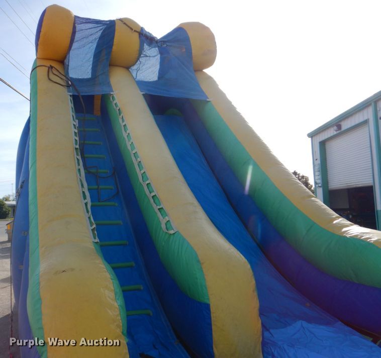 image for item DH7322 Slide bounce house