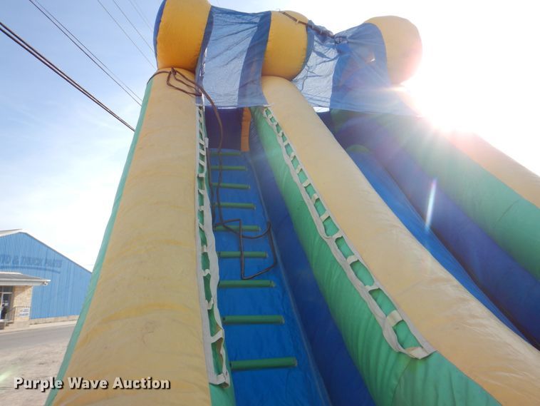 image for item DH7322 Slide bounce house