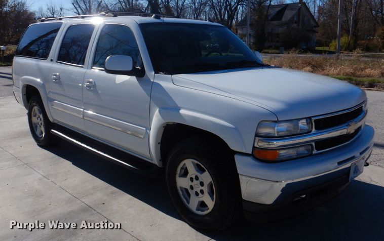 image for item DH8065 2005 Chevrolet Suburban 1500 LT  SUV