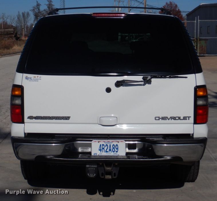 image for item DH8065 2005 Chevrolet Suburban 1500 LT  SUV