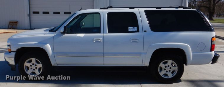 image for item DH8065 2005 Chevrolet Suburban 1500 LT  SUV