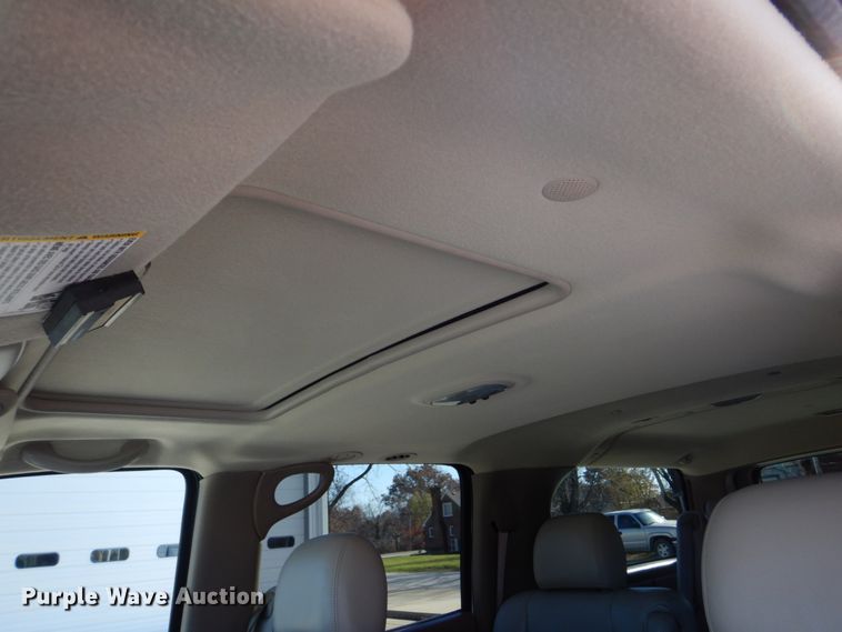 image for item DH8065 2005 Chevrolet Suburban 1500 LT  SUV