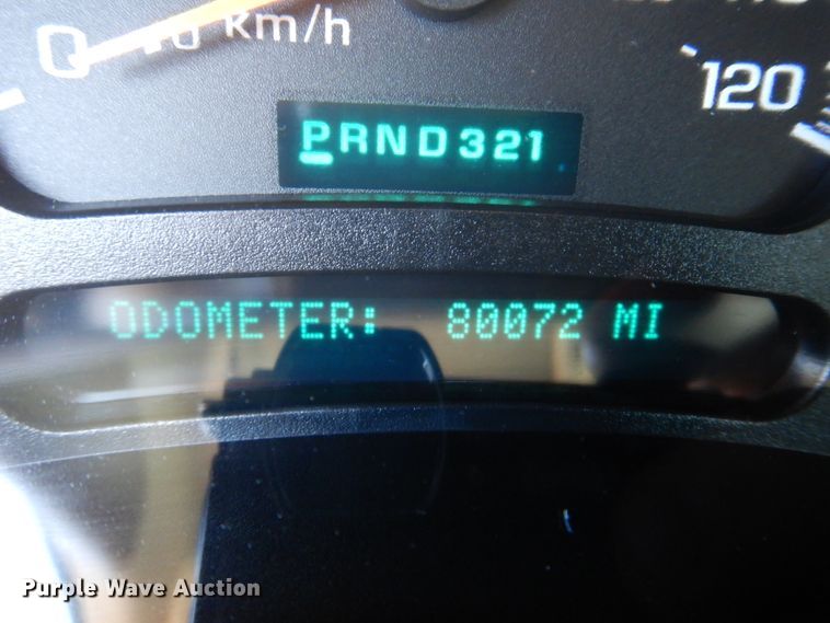 image for item DH8065 2005 Chevrolet Suburban 1500 LT  SUV